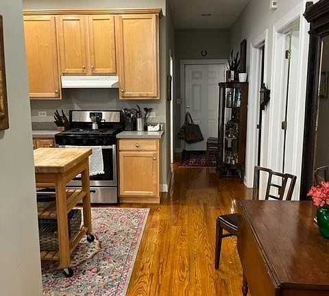 5th image of 3308 N Oakley Ave #1F
