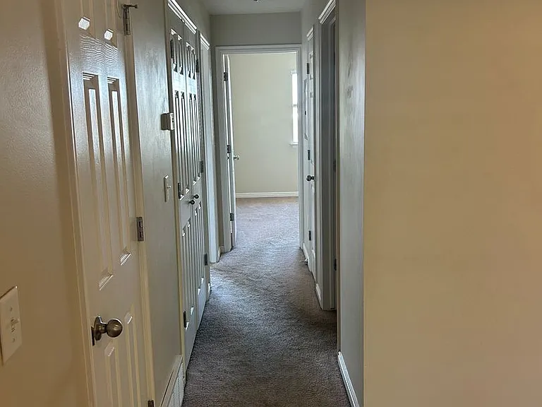 811 S Main St — Photo 6