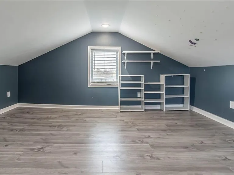 14530 Dodge Ave — Photo 46