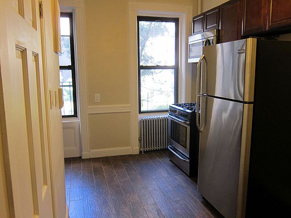5th image of 1571 York Ave Frnt 2