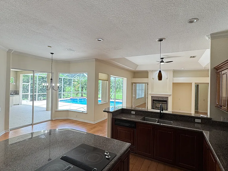 10084 Cherry Hills Avenue Cir — Photo 19
