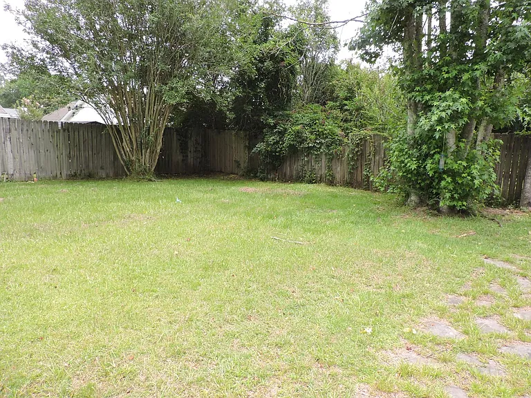 2780 Honeywood Dr — Photo 28