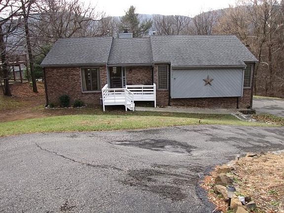 2nd image of 7454 Carriage Hills Dr