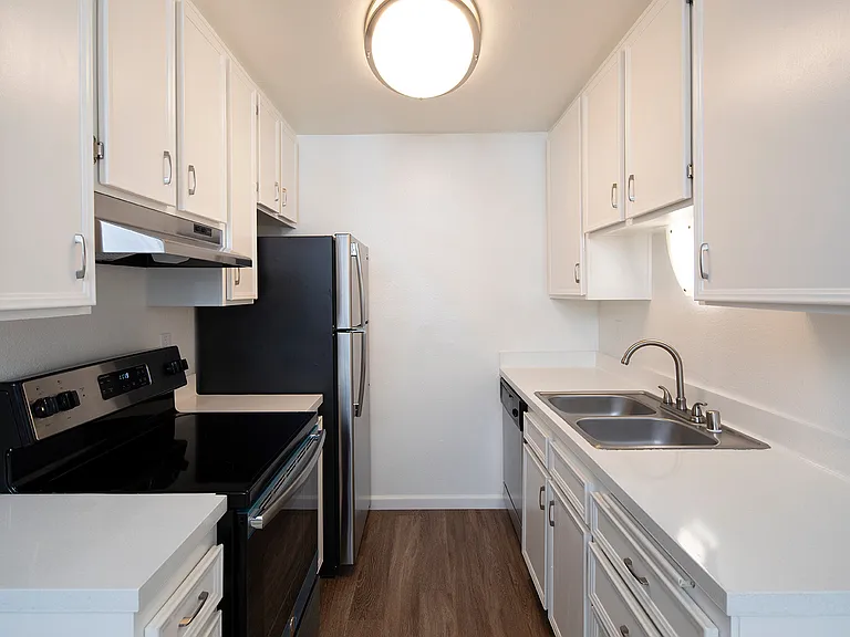 Park Place Apartments — Photo 3