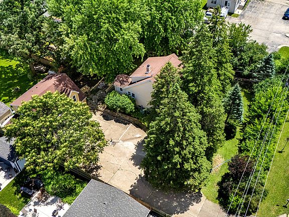 4th image of 34069 N Hainesville Rd