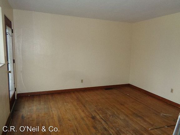 2nd image of 145 W Lakeview Ave