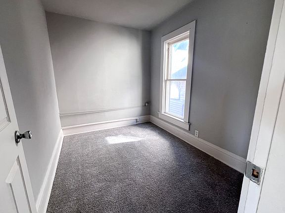3rd image of 1027 Lake Ave #4