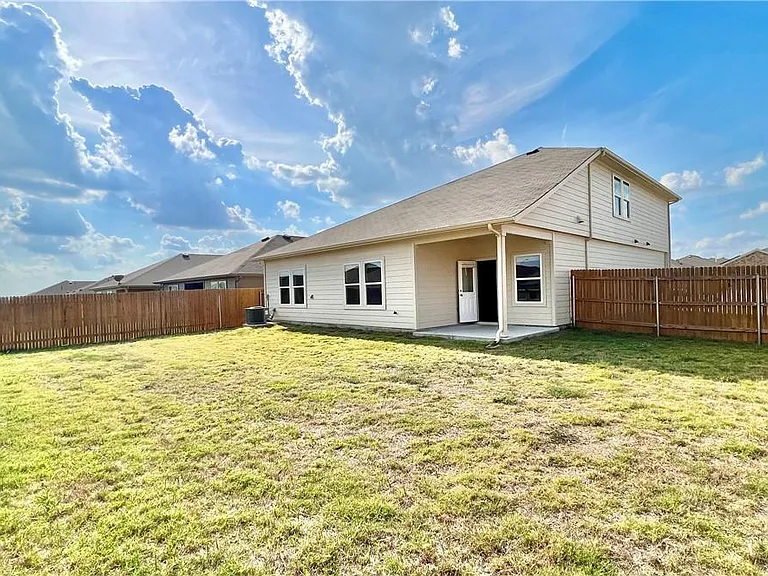 5913 Shanjia Dr — Photo 23