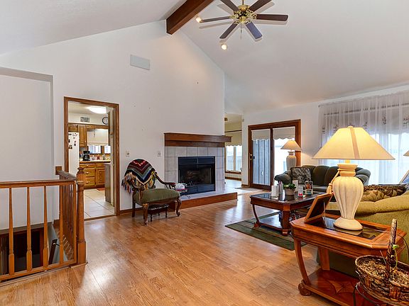3rd image of 1009 W Longfellow Dr
