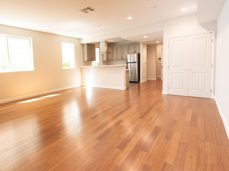 1st image of 1452 S Bedford St #10