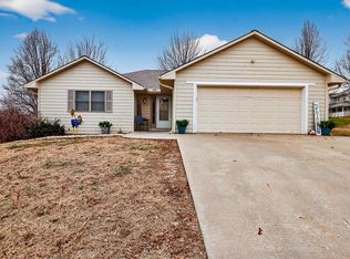 125 Shelby Dr, Holton, KS 66436