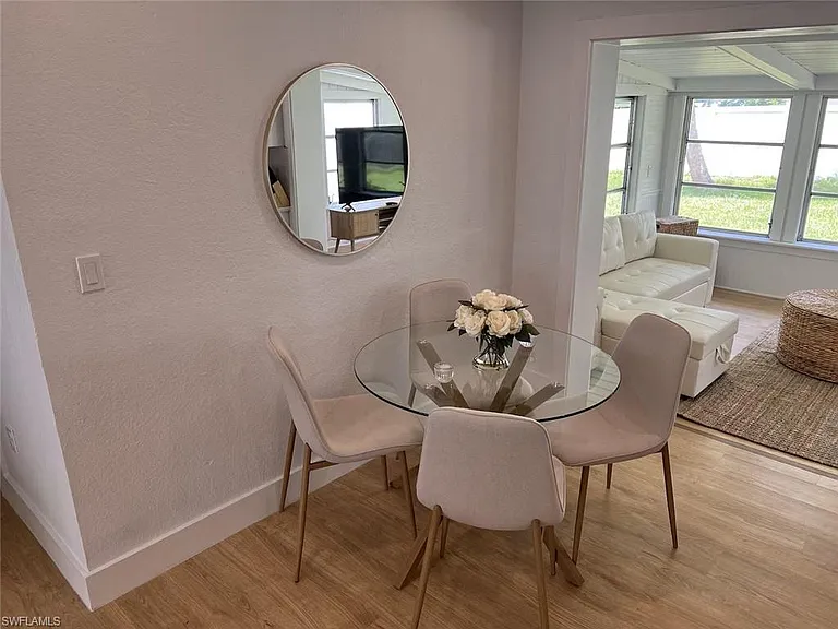 1220 Embassy Ln — Photo 3
