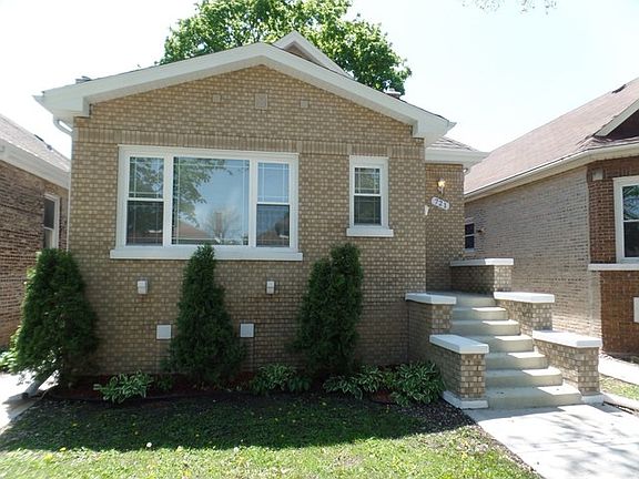 2nd image of 721 E 104th Pl