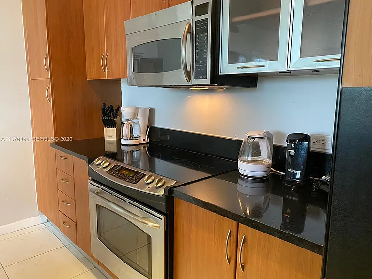 18800 NE 29th Ave #401 — Photo 7
