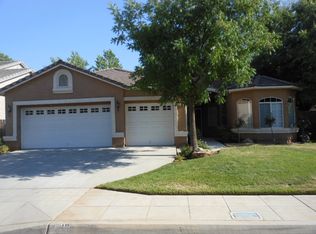 2416 Moody Ave, Clovis, CA 93619