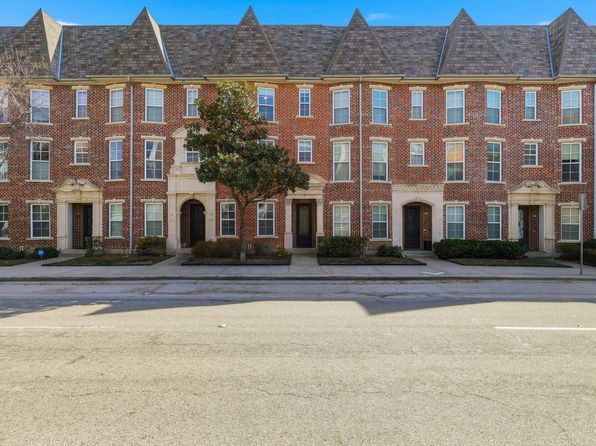 3200 Ross Ave APT 13