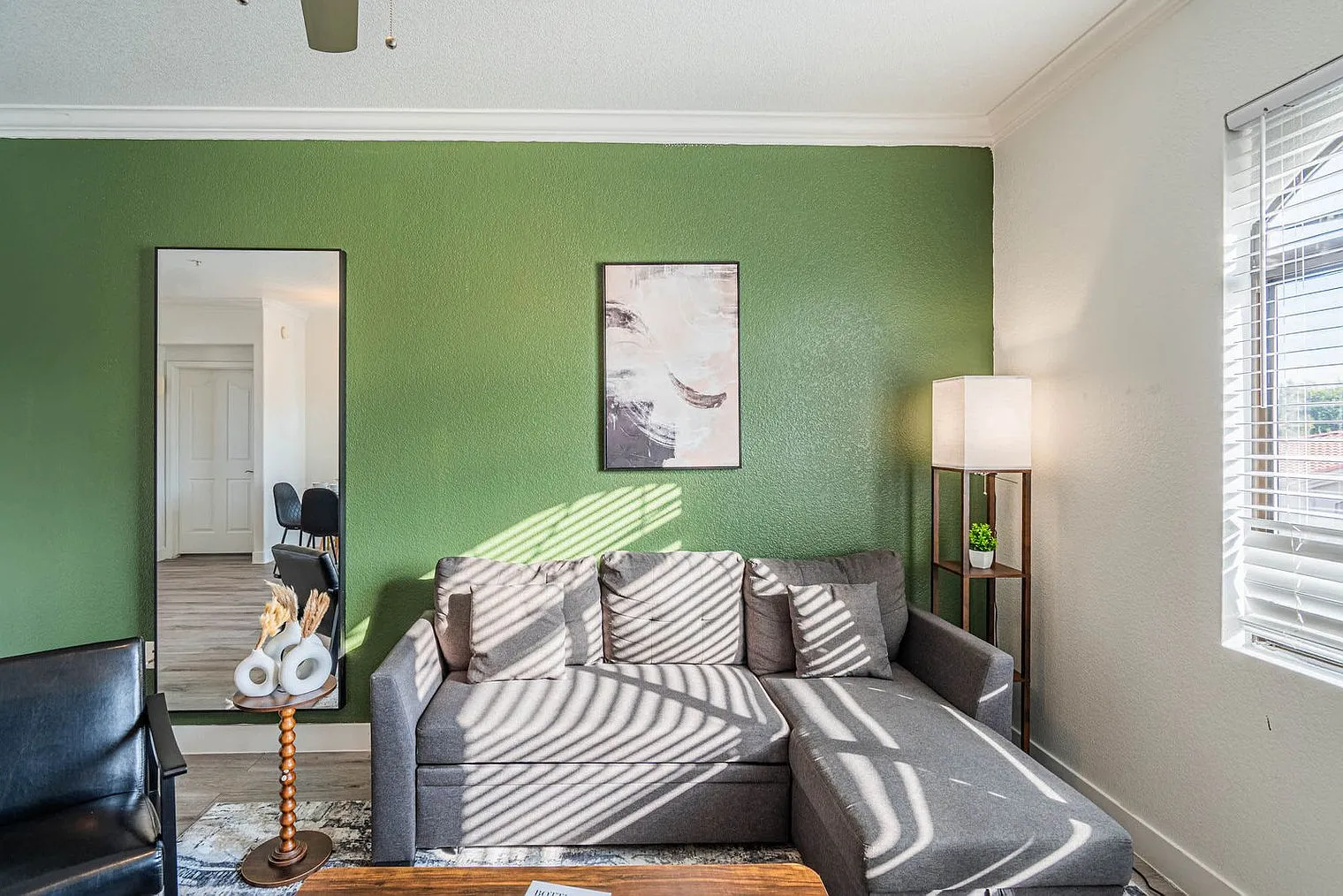 2 bed, 2.0 bath, 828 sqft, $2,600 — Photo 3