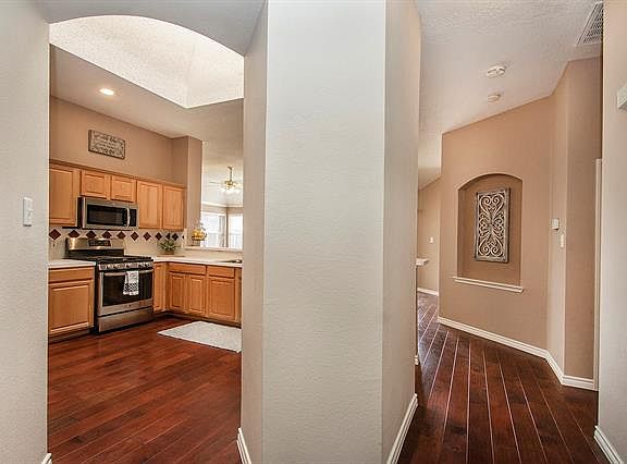 5th image of 432 Saint Andrews Dr