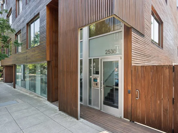 2538 NW Thurman St APT 202, Portland, OR 97210