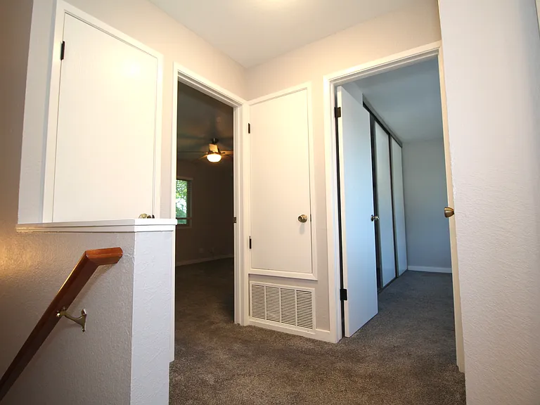 215 Loma Verde Dr — Photo 19