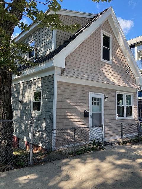 Exterior of house at 193 Grant St.
