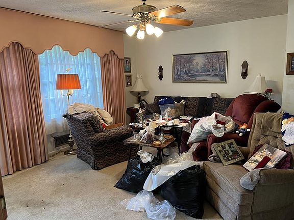 3rd image of 65 Joans Ct