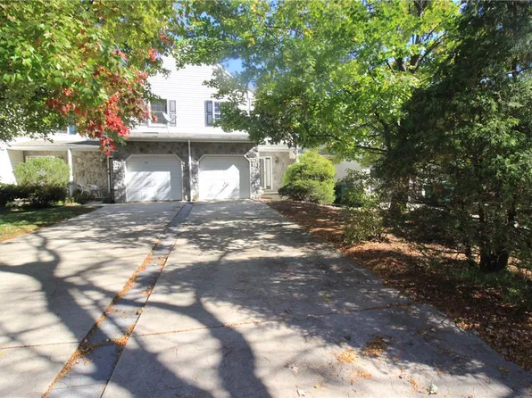 1703 Pinewind Dr, Alburtis, PA 18011