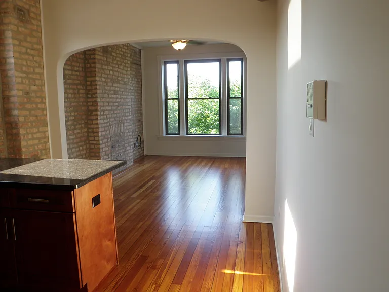 2609 W Superior St #1W — Photo 3