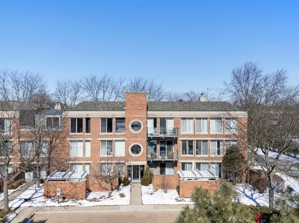 4010 Arbor Ln APT 101, Northfield, IL 60093