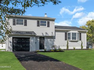 605 Dogwood Ter, Middletown, NJ 07748