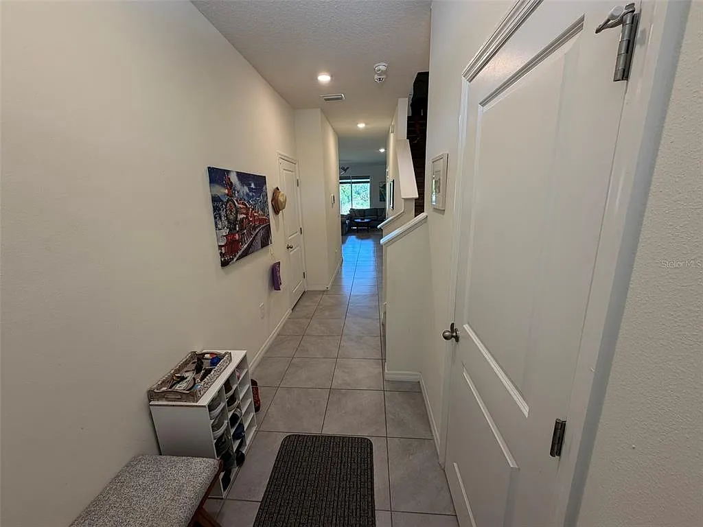 3 bed, 2.5 bath, 1819 sqft, $2,750 — Photo 3
