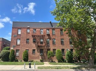 21543 48th Ave APT 1E, Oakland Gardens, NY 11364