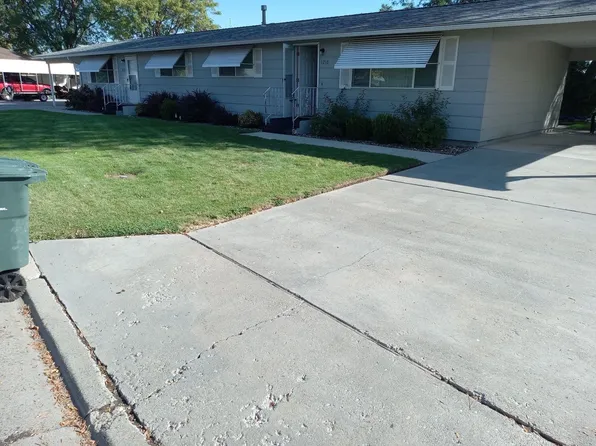 1214 & 1216 SW 11th St, Ontario, OR 97914