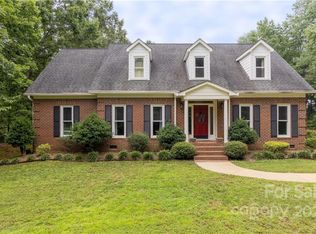 7041 Stirrup Ct, Matthews, NC 28104