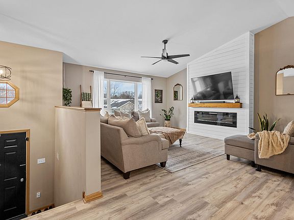 4th image of 2401 Sand Dollar Ct