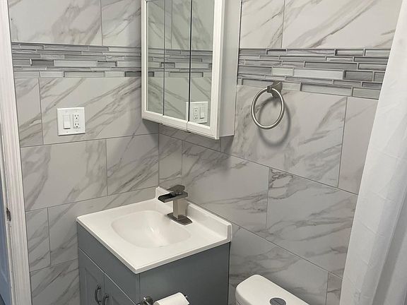 4th image of 1811 Rainbow Dr #1