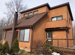7682 Fawn Ln, Tobyhanna, PA