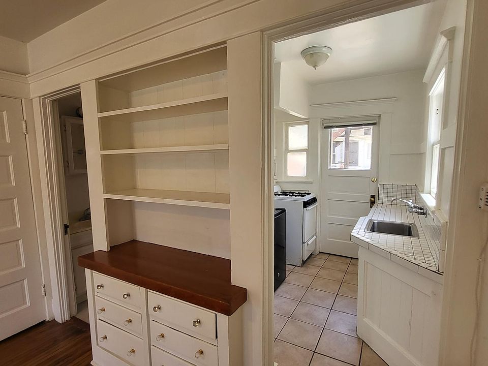 The door on the left: to closet space