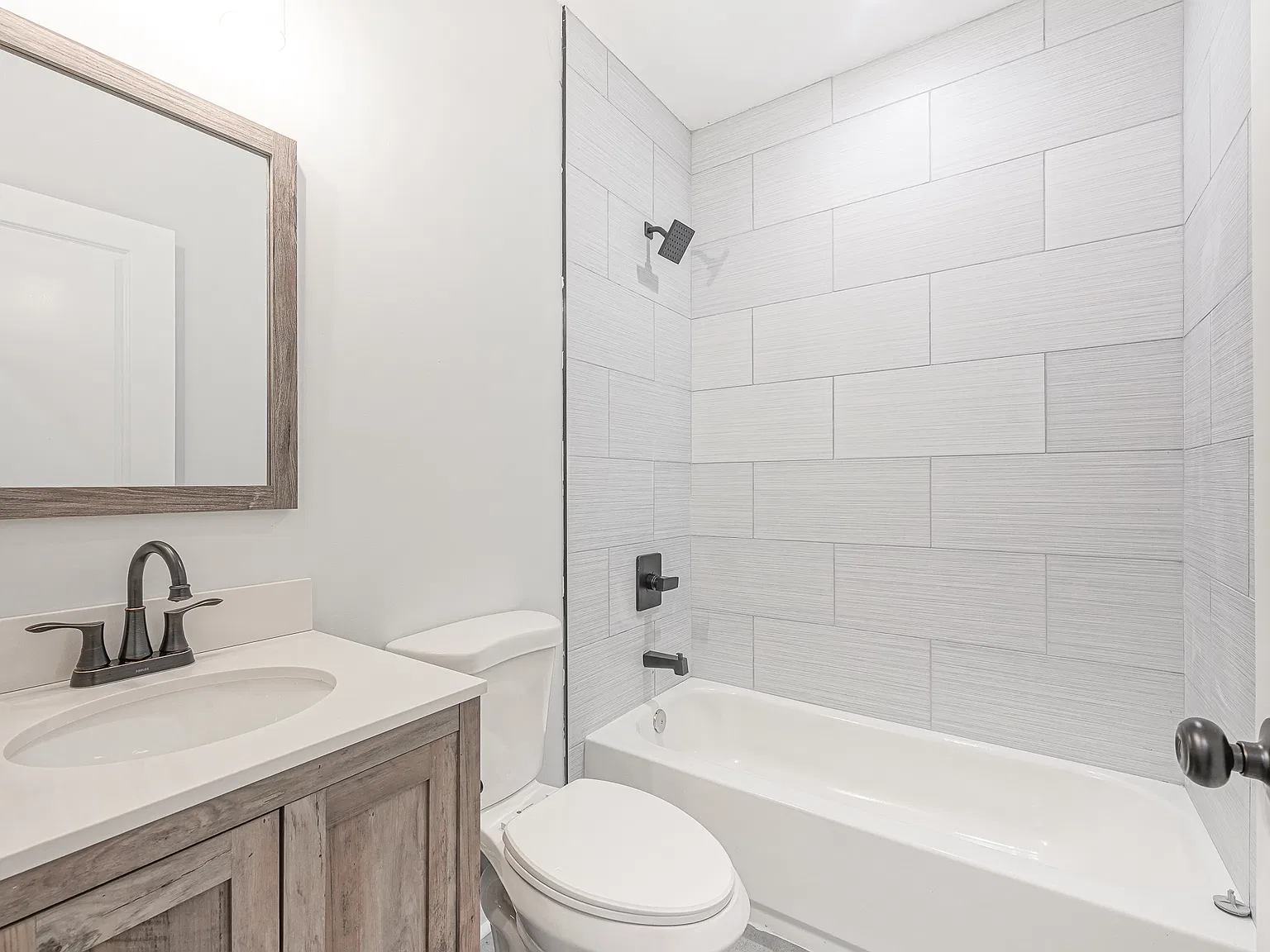 5 bed, 1350 sqft, $3,625 — Photo 4