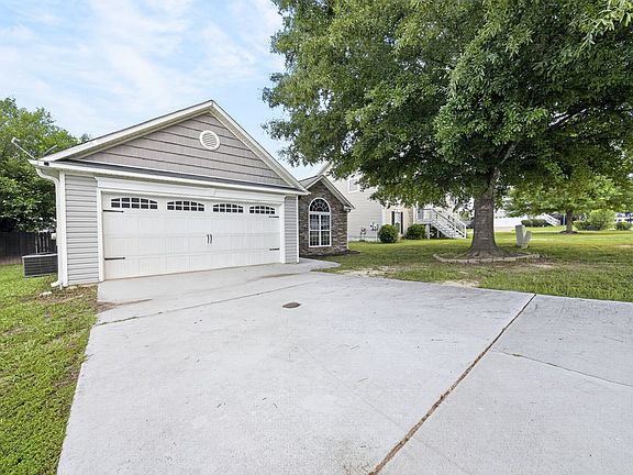 2nd image of 2813 Nancy Dr