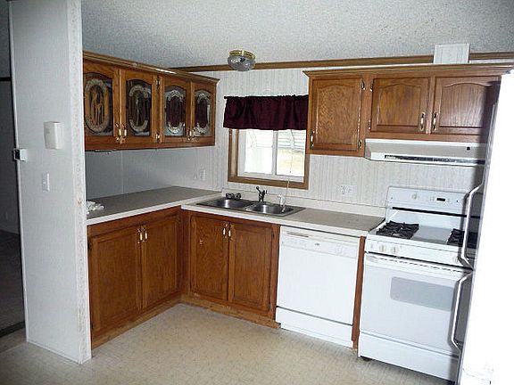 5th image of 2253 Bart St