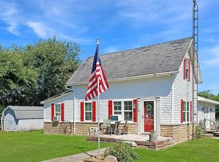 516 N Broadway St, Mentone, IN