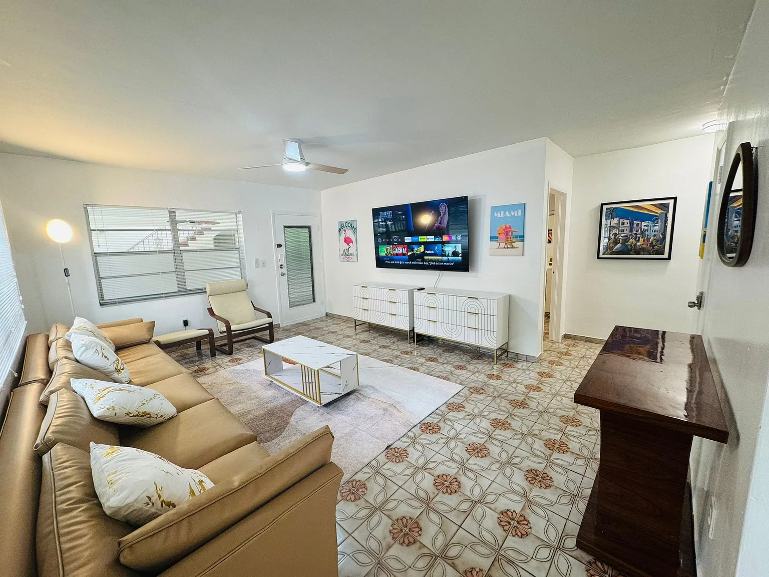 2 bed, 900 sqft, $3,460 — Photo 3