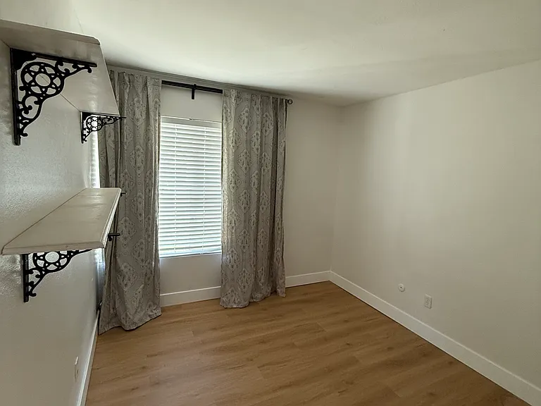 13234 Lingre Ave — Photo 9