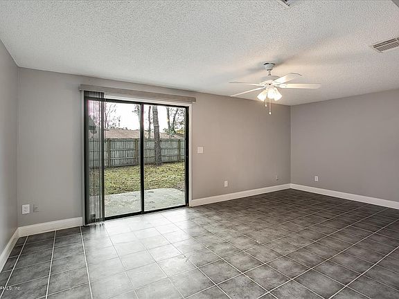 5th image of 7116 Prestwick Cir S