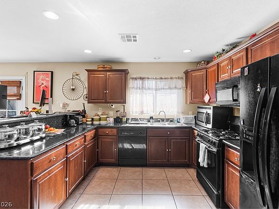 5th image of 4815 San Sebastian Ave