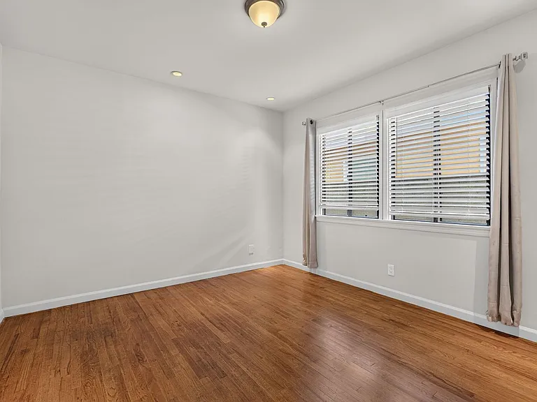 1727 Delaware Ave — Photo 15