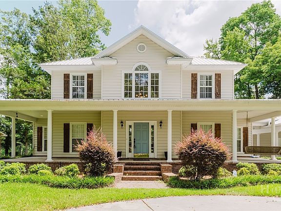 2nd image of 128 Seines Landing Drive