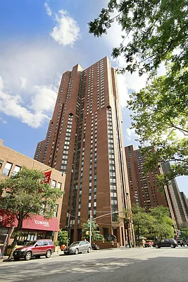 Rented by Plaza Real Estate Group | media 16