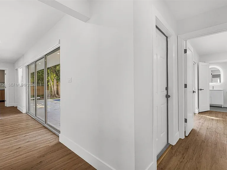 8201 SW 42nd St — Photo 21